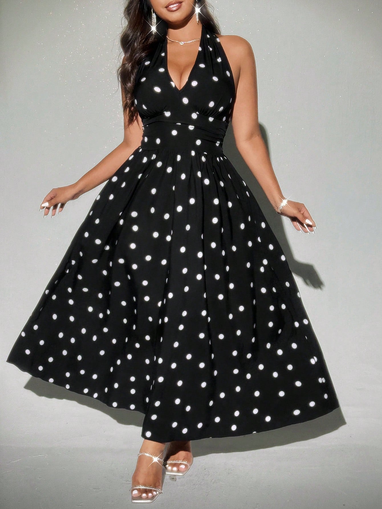 Step into vacation mode with this Elegant Plus Size Off-The-Shoulder Dress, designed to turn heads and keep you comfy. The playful bowknot detail adds a flirty touch, while the off-the-shoulder style lets you soak up the sun in style. Perfect for beach days or sunset strolls, this dress combines effortless elegance with a fun, carefree vibe.