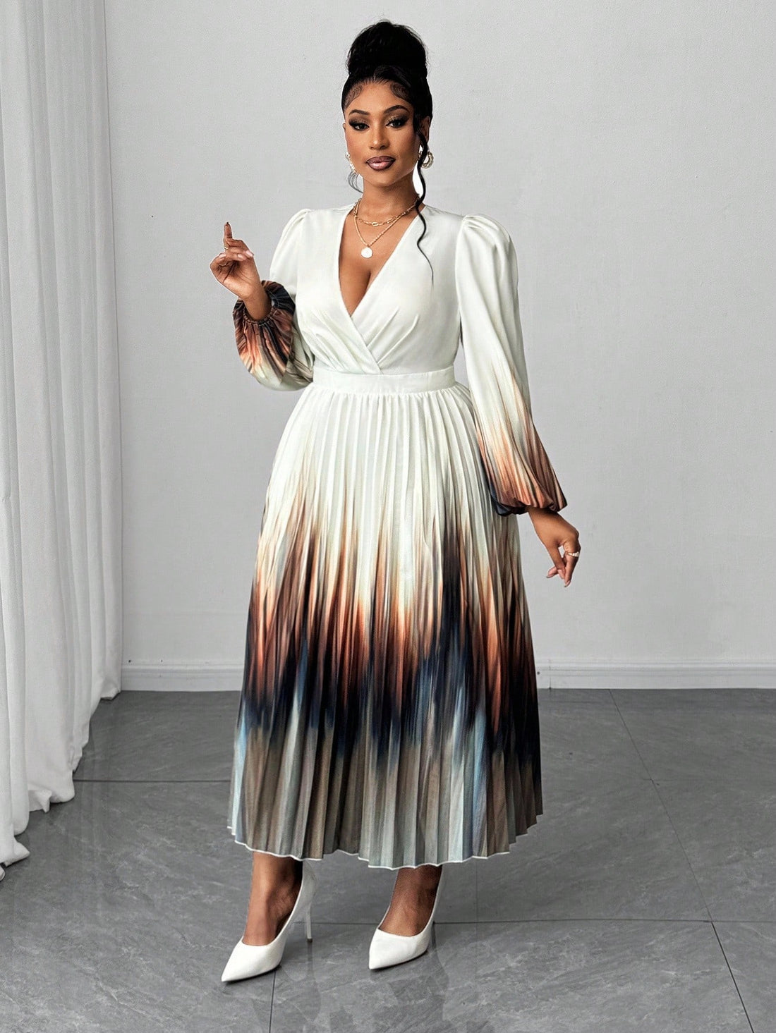 Turn heads effortlessly in this Elegant Plus Size Ombre Bodycon Midi Dress. Featuring a flattering V-neck, long sleeves, and a chic pleated design, it blends comfort with style perfectly. The ombre gradient adds a fun twist, making it an ideal choice for casual parties where you want to shine without overdoing it. Slip into this dress and let your confidence do the talking!