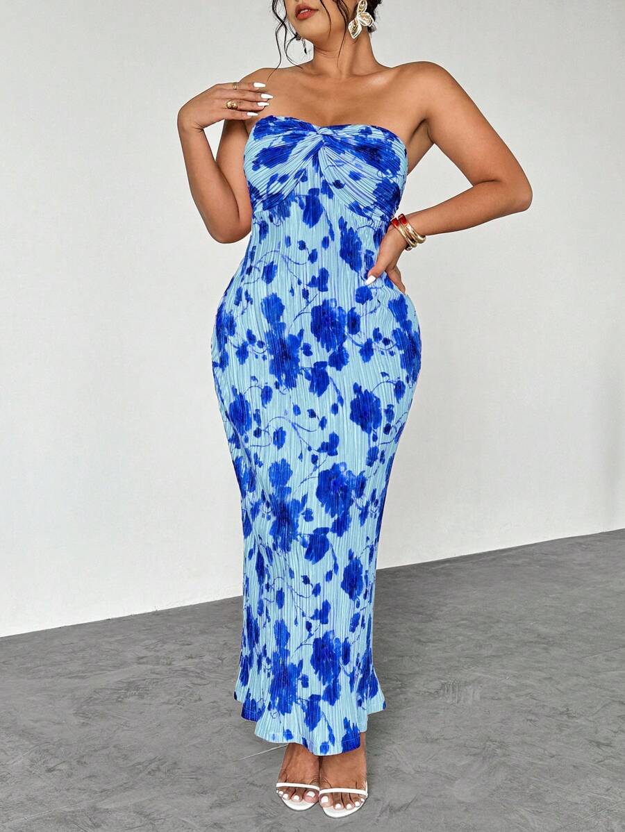 Elegant Plus Size Red Ombre Floral Pleated Maxi Dress for Romantic Vacations and Beach Weddings Elegant Plus Size Red Ombre Floral Pleated Maxi Dress for Romantic Vacations and Beach Weddings