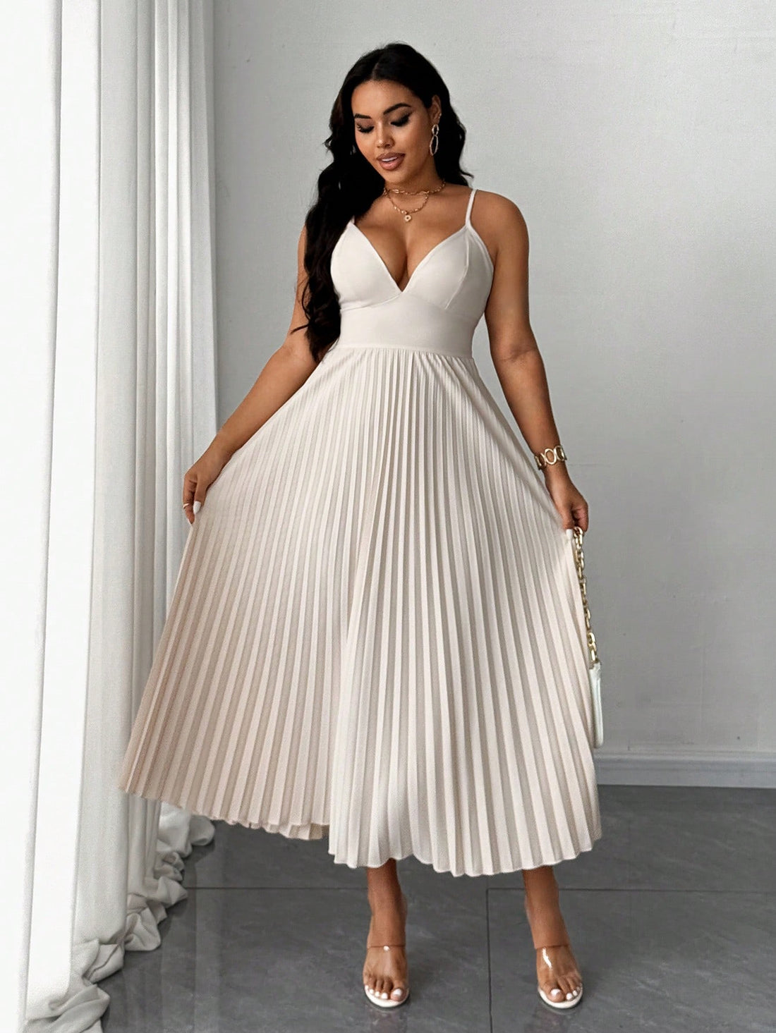 Step out in style with this Elegant Plus Size Ruffle Off-Shoulder Bowknot Maxi Dress! Featuring flirty ruffles and a charming bowknot, it’s perfect for turning heads at any occasion. The off-shoulder design adds a playful touch, while the flowing maxi length ensures comfort and grace. Celebrate your curves with a dress that’s as fun as it is fabulous!