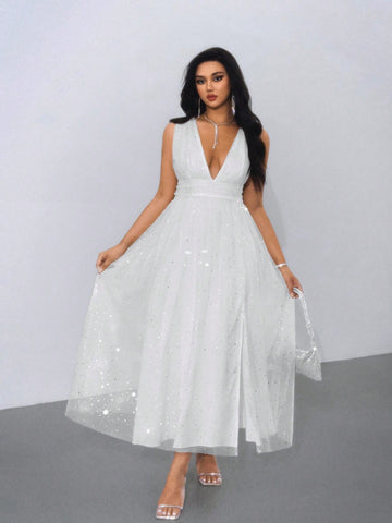 Shine bright at every summer party in this Elegant Plus Size Sequin Maxi Dress! Featuring a flattering V-neck and whimsical flutter sleeves, it combines comfort with dazzling style. The flowing maxi length adds a touch of drama, making you the star of the night while keeping you cool and confident. Perfect for dancing under the sun or sparkling under the stars!