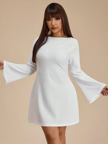 Embrace sunny days with this Elegant Plus Size Summer Swing Dress designed for effortless style and comfort. Its flowing silhouette moves with you, ideal for beach strolls or charming tea parties. Lightweight and breezy, it keeps you cool while highlighting your curves with a flattering fit. Perfect for making every summer moment playful and unforgettable.