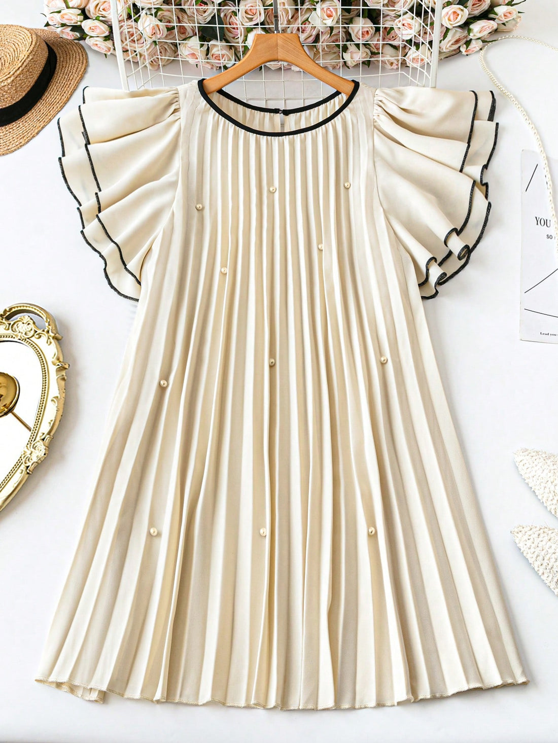 Step out in style with this Elegant Plus Size Women's Pearl Decor Knit Dress, perfect for romantic dates or adding charm to your everyday look. Soft knit fabric hugs your curves comfortably, while delicate pearl accents bring a touch of whimsy and sophistication. Whether you're out for a cozy coffee or a special evening, this dress makes every moment feel a little more magical.