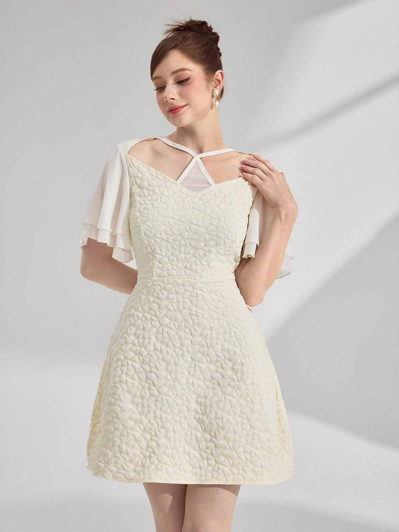 Make a statement at your next special occasion in the Elegant Poshira Women's Ball Gown! This stunning dress features a unique splicing design that sets it apart from the ordinary, blending elegance with modern flair. Perfect for weddings, graduations, birthdays, or any event where you want to turn heads, this versatile gown adapts beautifully to your personal style. The thoughtfully crafted silhouette flatters your figure while the eye-catching design details ensure you'll be the talk of the celebration. W