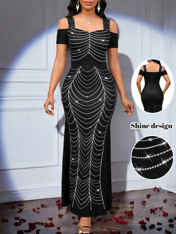 Be the life of the party (and date night!) with our Elegant Printed Holiday Dress. Crafted with stunning prints and designed for comfort, this dress is perfect for all your holiday festivities. Make a statement with this dress, the perfect addition to your wardrobe.