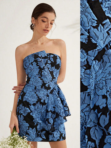 Turn heads with the Elegant Rosie Strapless Short Dress, crafted from luxurious French jacquard. This playful yet sophisticated piece is perfect for romantic evenings and special occasions, combining a flattering strapless design with a chic, short silhouette. Feel confident and effortlessly stylish as you dance the night away in this standout dress.