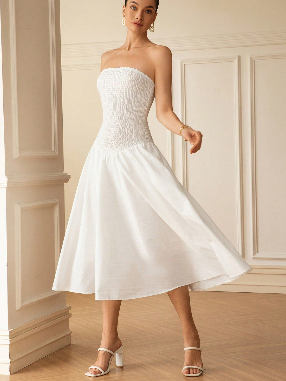 Step into summer with this elegant sleeveless long dress, designed to keep you cool and stylish on any vacation. Its flowing silhouette and lightweight fabric make it perfect for warm days and breezy evenings. Whether you're strolling along the beach or enjoying a sunset dinner, this dress adds a playful touch of chic to your getaway wardrobe.