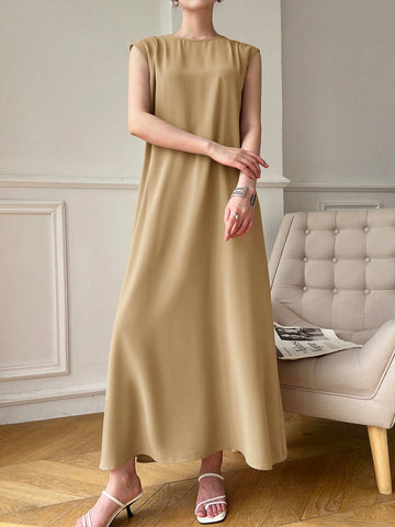 Make a statement without saying a word in our sleeveless maxi Arabian dress! This solid-color showstopper flows gracefully with every step, turning heads and collecting compliments. Perfect for those days when you want to feel fabulous without trying too hard. Slip it on, add your favorite accessories, and voilà – instant elegance with zero effort!