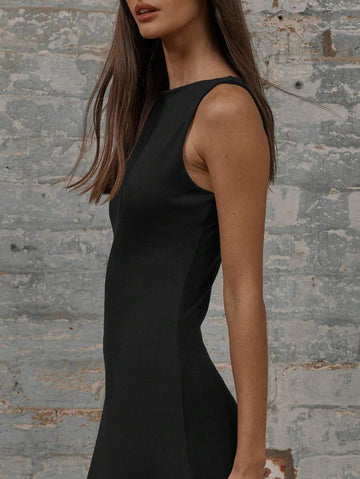 Step into summer’s spotlight with this Elegant Sleeveless Maxi Dress, your new go-to for graduations, proms, and sunny vacations. Its flowy boho vibes blend comfort and style effortlessly, making every occasion feel like a celebration. Lightweight and breezy, it keeps you cool while turning heads—perfect for dancing the night away or strolling along the shore. Embrace versatility and charm in one stunning dress that’s ready for any adventure!