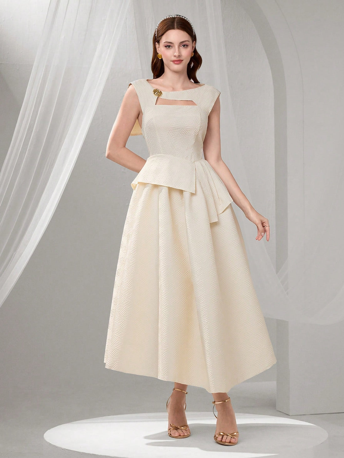 Turn heads at your next celebration in this stunning sleeveless summer party dress! Designed with elegance in mind, this versatile piece transitions seamlessly from graduation ceremonies to prom nights and beyond. The flowing silhouette flatters every figure while keeping you cool and comfortable throughout the festivities. Whether you're dancing the night away or posing for photos, this dress delivers that perfect blend of sophistication and fun. Make your special moment unforgettable with a look that's as