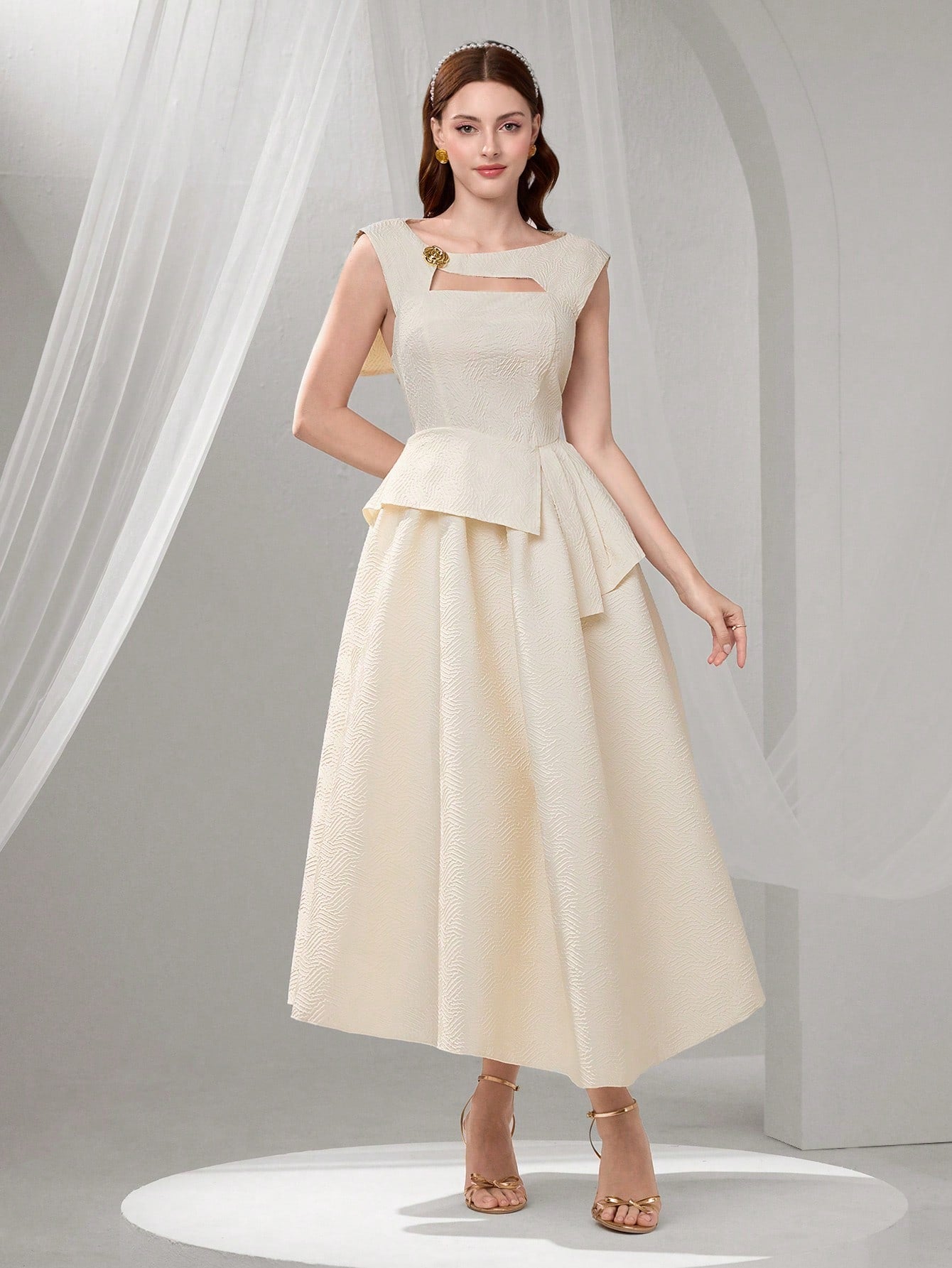 Turn heads at your next celebration in this stunning sleeveless summer party dress! Designed with elegance in mind, this versatile piece transitions seamlessly from graduation ceremonies to prom nights and beyond. The flowing silhouette flatters every figure while keeping you cool and comfortable throughout the festivities. Whether you're dancing the night away or posing for photos, this dress delivers that perfect blend of sophistication and fun. Make your special moment unforgettable with a look that's as