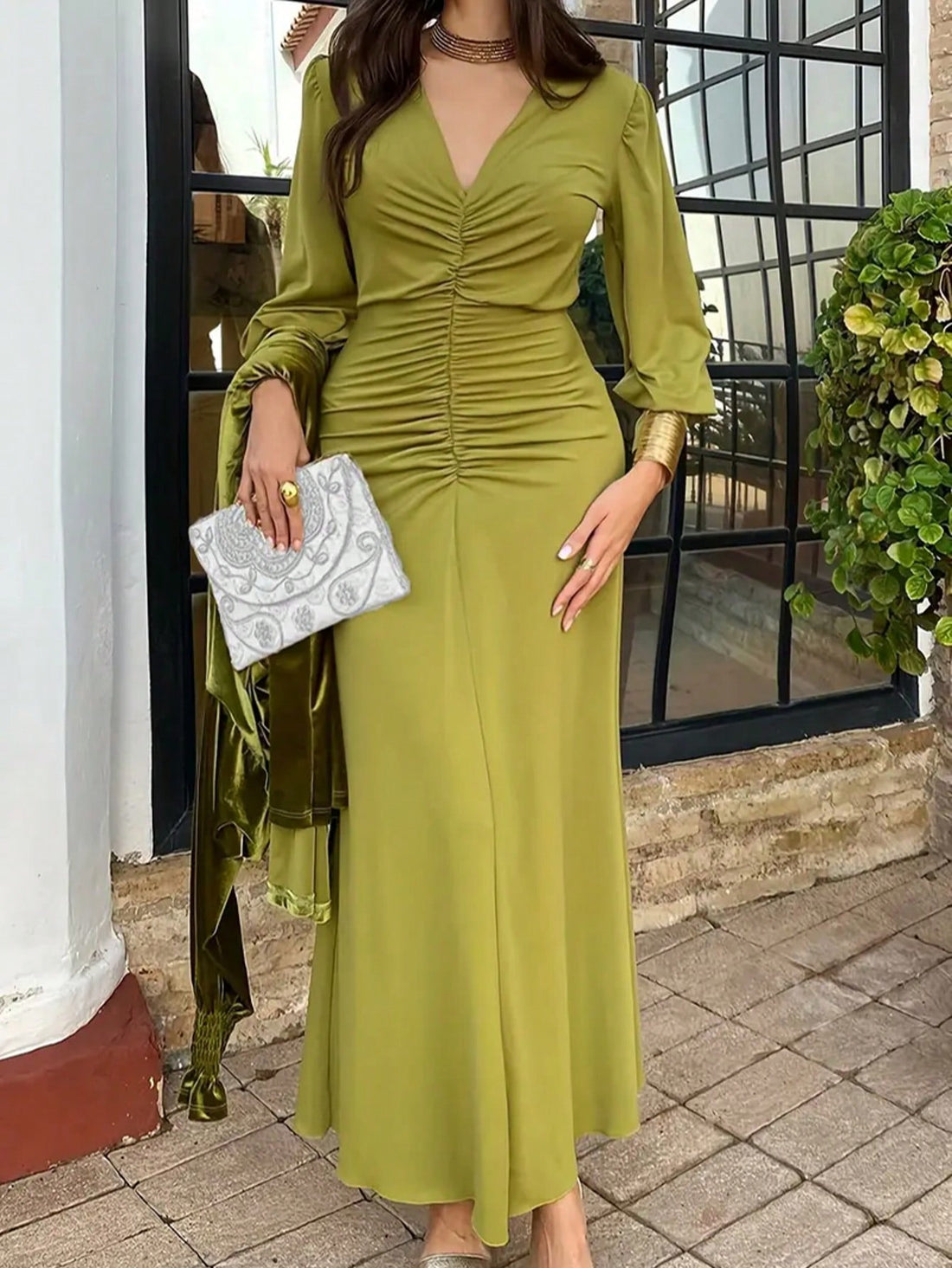 Step out in style with this Elegant Solid Color Pleated Long Sleeve Dress! Its flowing pleats add a flirty twist, while the long sleeves keep it chic and cozy. Perfect for turning heads at every event, this dress delivers timeless charm with a playful vibe—because who says classic can’t be fun?