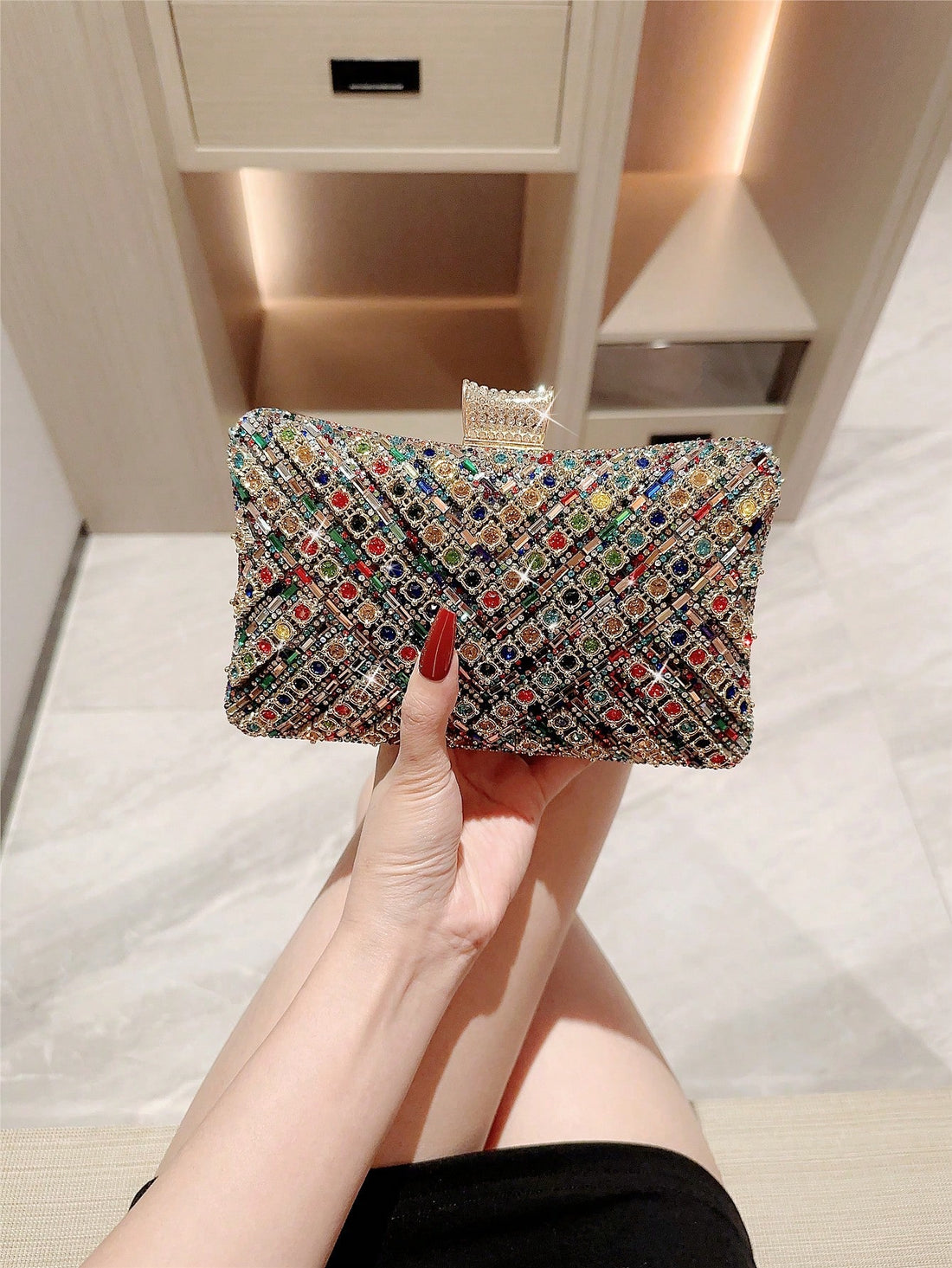 Elevate your style with our Elegant Sunflower Crystal-Embellished Evening Clutch. Perfect for weddings and formal events, this glamorous handbag is sure to make a statement. Adorned with stunning sunflower crystals, it is the perfect finishing touch to any outfit. Add a touch of elegance to your look and shine like never before with this must-have accessory!