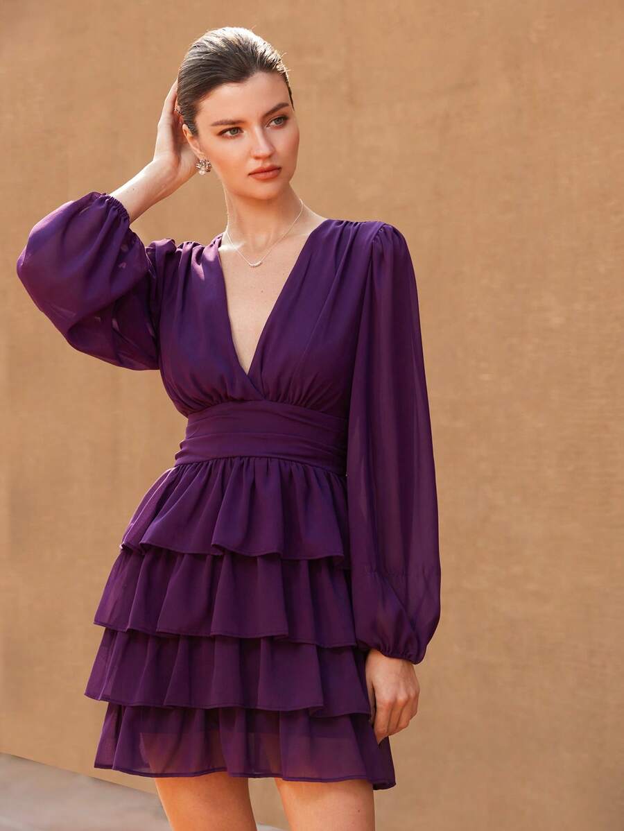 Experience the breathtaking fusion of heritage romantic artistry and sharp, modern architectural tailoring. This stunning ruffle-hem ensemble is meticulously designed for the woman who values a high-fashion, "quiet luxury" approach to seasonal dressing—the ultimate centerpiece for prestigious autumn retreats, exclusive evening soirées, and high-authority garden gatherings.