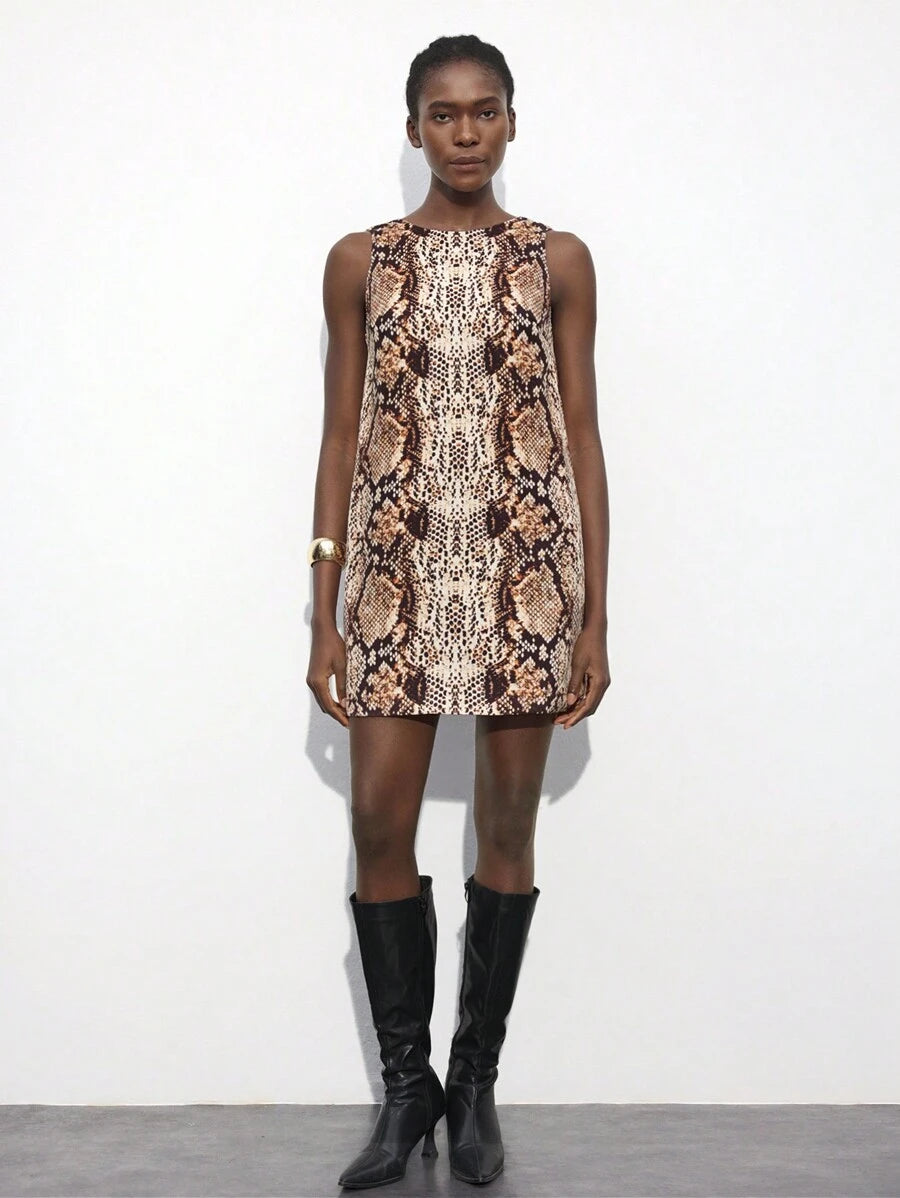 Step into effortless charm with this Elegant V-Neck Flare A-Line Dress featuring a playful bow tie back. Its flattering silhouette flows gracefully, making it perfect for everything from casual brunches to lively evening events. The V-neck adds a touch of sophistication, while the bow tie back brings a fun, flirty detail that’s sure to turn heads. Dress up or down—this versatile dress keeps you stylish and comfortable all day long.