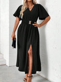 This elegant plus size maxi dress features a flattering V-neckline and flowing batwing sleeves, creating a graceful silhouette. The adjustable waist tie enhances shape and comfort, making it ideal for casual yet chic occasions. Crafted for both style and ease, this dress offers a versatile addition to your wardrobe.