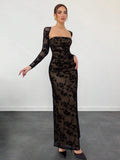 Experience the breathtaking fusion of Victorian textile heritage and sharp, modern architectural tailoring. This stunning velvet jacquard ensemble is meticulously designed for the woman who values a high-fashion, 