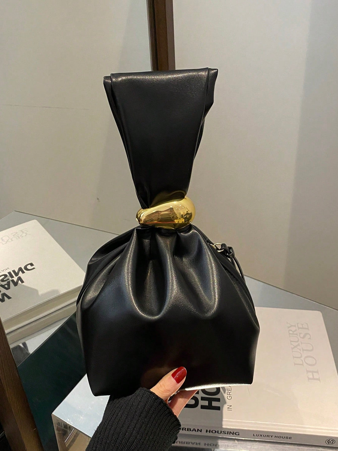 Step out in style with this elegant and versatile ladies' handbag, perfect for your daily office adventures. Lightweight yet roomy, it carries all your essentials without weighing you down. With its chic design, this tote turns commuting into a fashionable affair—because who says work can’t be fabulous?