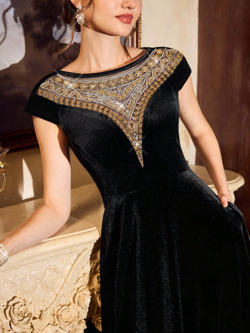 Step into the spotlight with this Elegant Vintage Black Dress, featuring a dazzling rhinestone collar that sparkles with every turn. Designed with practical pockets, it’s perfect for keeping your essentials close while dancing the night away at your next sophisticated party. Classic charm meets modern convenience in a dress that’s as fun to wear as it is stunning!