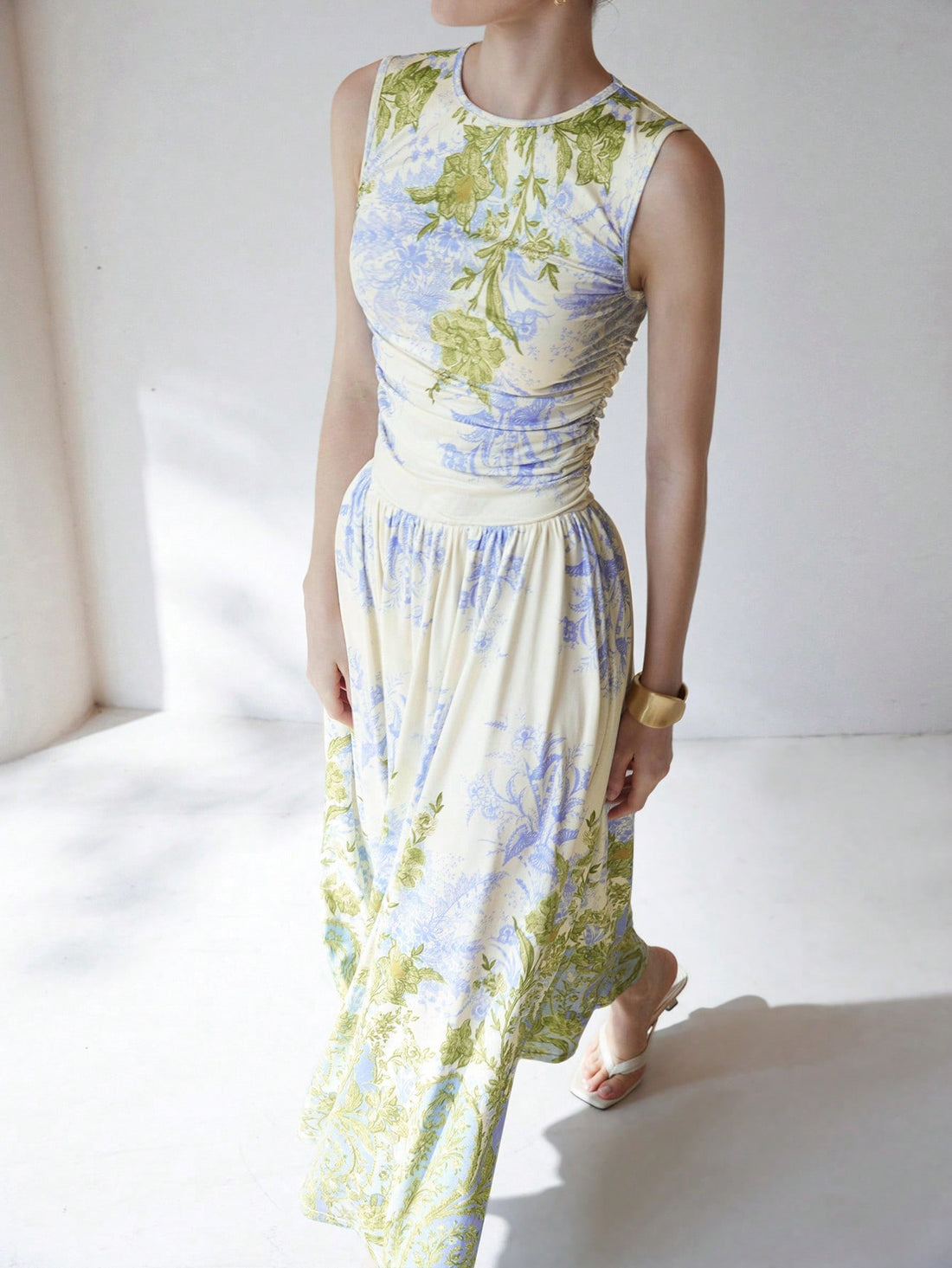 Step into sunshine and style with this Elegant Vintage Floral Colorblock V-Neck Ruched A-Line Dress. Its playful colorblocking and flattering ruching create a fun, feminine silhouette perfect for resort days or garden parties. The vintage floral pattern adds a charming touch, while the breezy A-line cut keeps you comfortable and chic wherever you go.