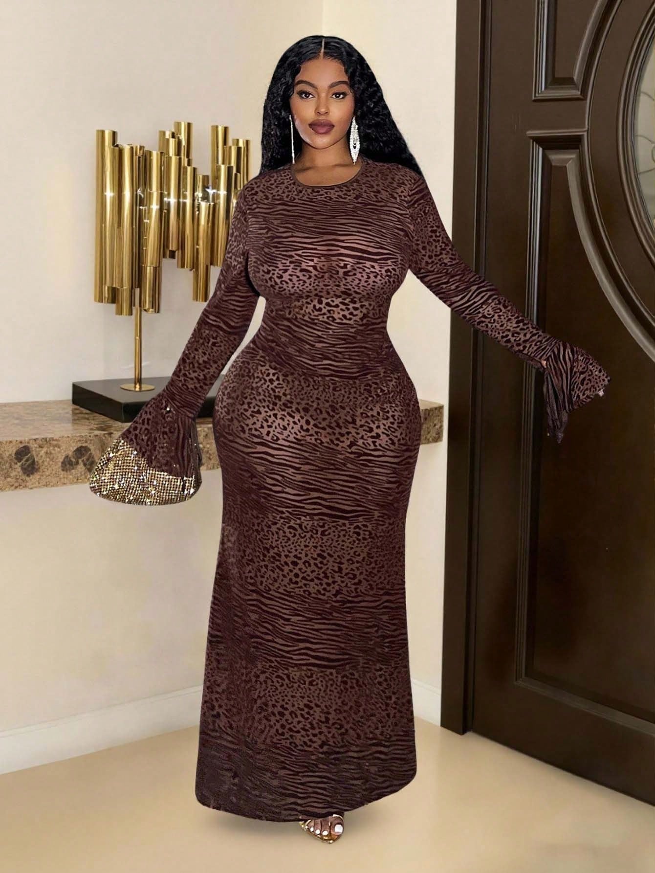 Turn heads with this Elegant Vintage Retro Bodycon Maxi Dress, featuring a bold animal print and flared cuffs for a fun twist. Perfect for office meetings or lively parties, its flattering fit and maxi length bring out your confident, playful side wherever you go.