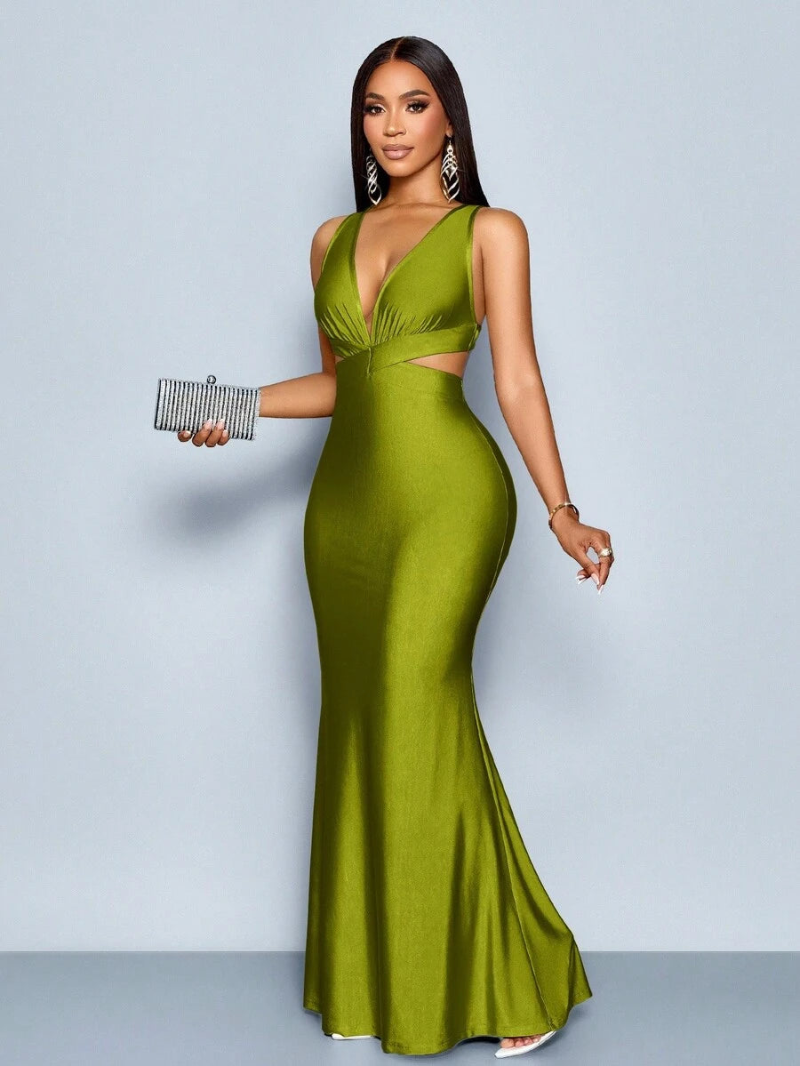 Turn heads with this Elegant Women's Backless Fishtail Maxi Dress! Featuring a sultry deep V-neck and a dramatic fishtail silhouette, it’s designed to make every occasion feel like a night to remember. The backless detail adds a flirty touch, while the flowing maxi length keeps things graceful and fun. Perfect for dancing, celebrating, or simply stealing the spotlight wherever you go!