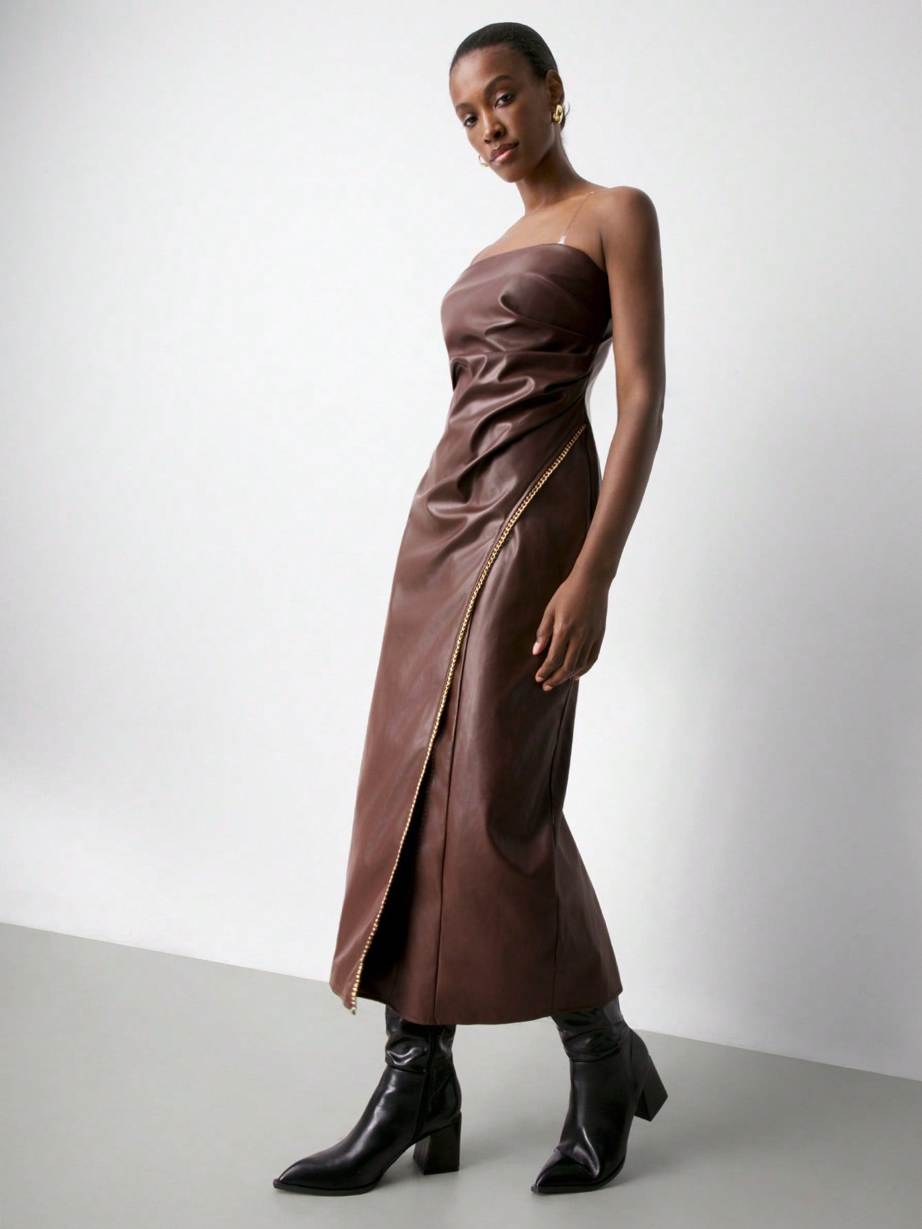 Step out in style with this Elegant Women's Solid Color Pleated Dress! Its timeless pleats add a playful twist to classic charm, perfect for everything from brunch dates to evening soirees. Lightweight and flowy, it moves with you, making every step feel like a little dance. A versatile wardrobe gem that’s ready to brighten any occasion with effortless grace.