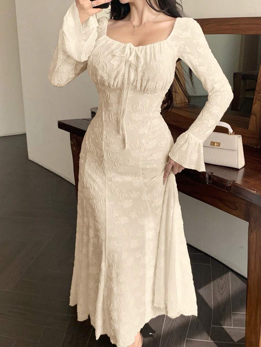 Step into fall with flair in this Elegant Women’s Square Neck Long Sleeve Dress. Crafted from textured fabric and adorned with playful ruffles, it effortlessly combines comfort and charm. The square neckline adds a touch of sophistication, while the long sleeves keep you cozy during crisp autumn days. Perfect for turning heads at any seasonal gathering or casual outing!