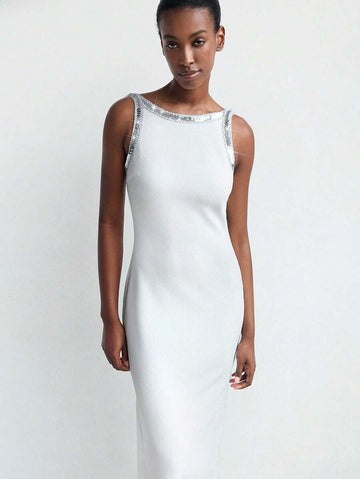 Turn heads at every celebration in this Elegant Women’s White Sequin Open Back Long Dress. Sparkling sequins catch the light as you move, while the daring open back adds a flirty twist. Perfect for parties, weddings, or holiday nights, this dress blends glamour and fun effortlessly—get ready to dance the night away in style!