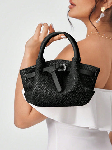 Add a touch of charm to your everyday look with this Elegant Woven PU Crossbody Bag. Its stylish woven design and versatile size make it perfect for daily errands, office hours, or spontaneous outings. Lightweight yet roomy enough for your essentials, this playful handbag keeps you organized while turning heads wherever you go.