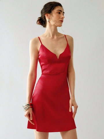 Get ready to turn heads at any wedding with our Elegant Woven Satin Spaghetti Strap Short Dress for Women! Made with luxurious woven satin, this dress is both elegant and comfortable. Perfect for wedding season, you'll be the talk of the event. Get ready to be the center of attention!