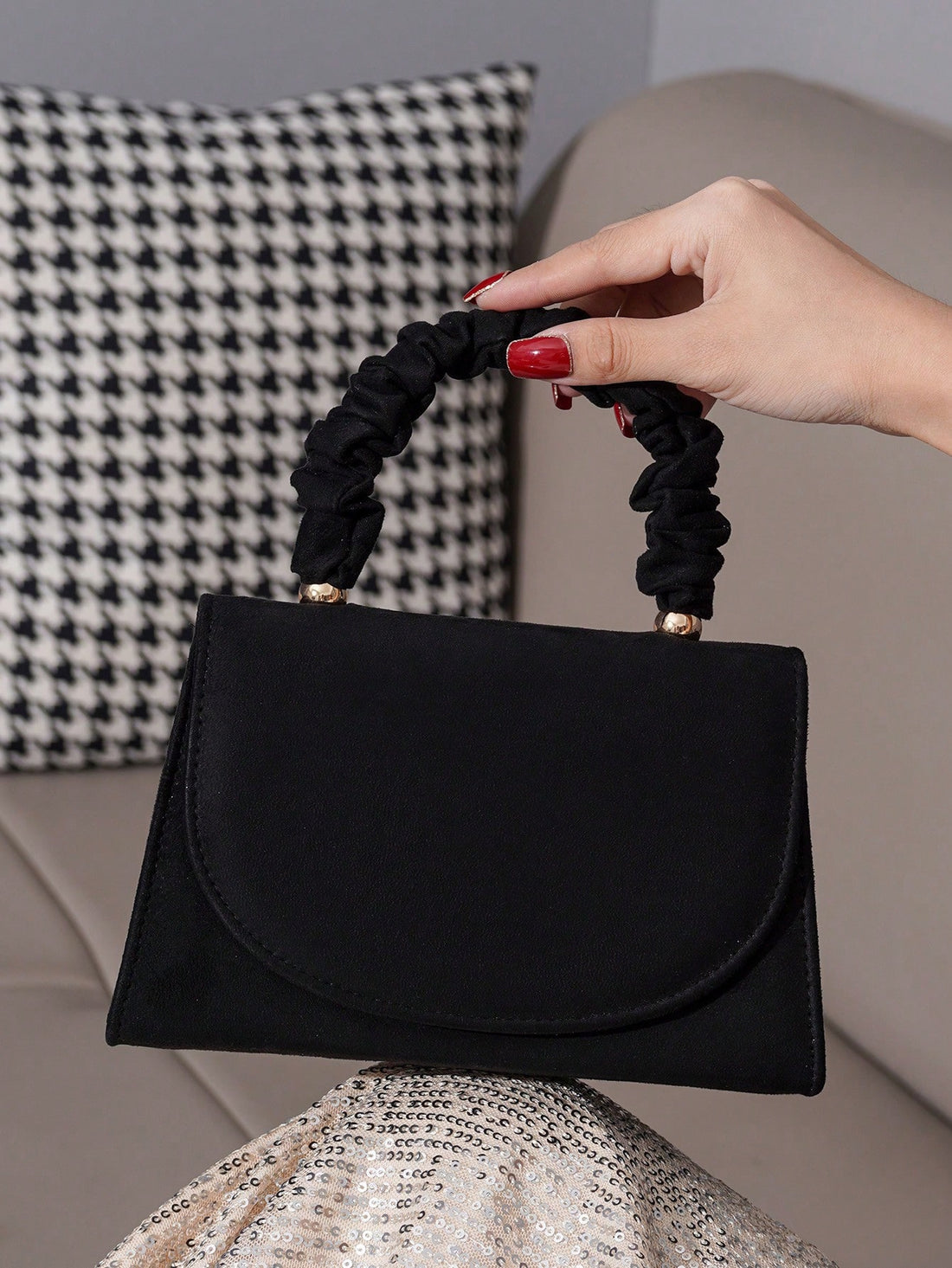 Add a splash of charm to your evening with this Elegant Wrinkled Clutch Handbag. Its unique textured design turns heads while keeping your essentials close. Perfect for parties and special events, it adds a playful yet sophisticated touch to any outfit. Compact and stylish, it’s the ideal companion for your next night out.