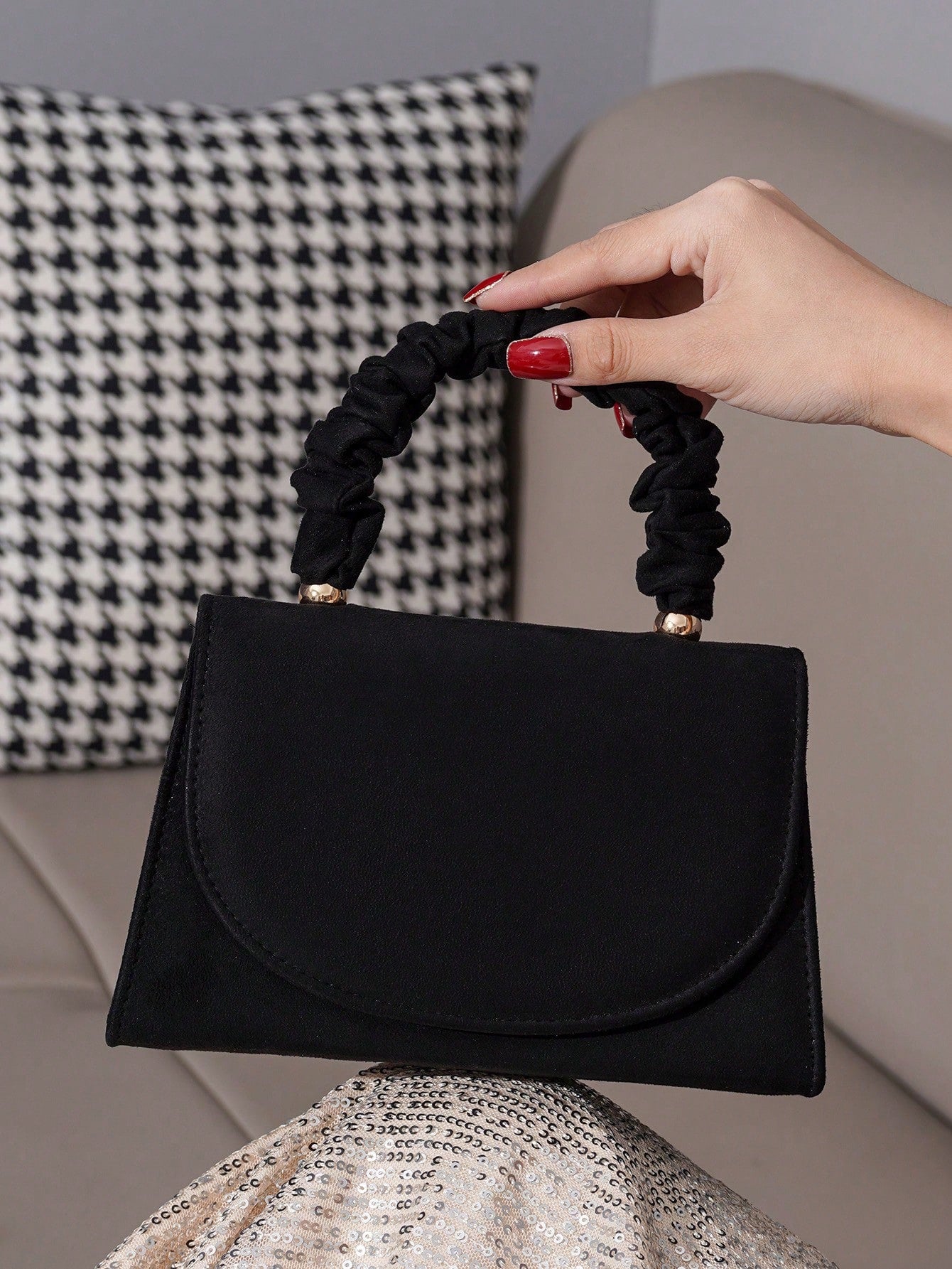 Add a splash of charm to your evening with this Elegant Wrinkled Clutch Handbag. Its unique textured design turns heads while keeping your essentials close. Perfect for parties and special events, it adds a playful yet sophisticated touch to any outfit. Compact and stylish, it’s the ideal companion for your next night out.