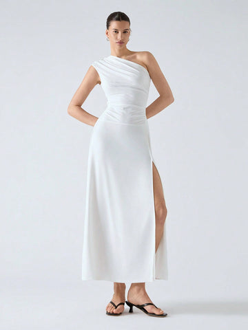 Turn heads this season with our playful one-shoulder ruched dress, designed to flatter every curve with stylish paneling. Perfect for spring and summer 2025, this dress combines comfort and chic in one effortlessly elegant look. Whether you're out for brunch or dancing the night away, it’s your go-to for fun, flirty fashion.