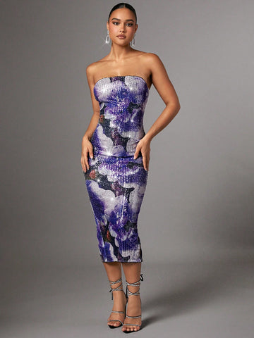 Unleash your holiday spirit with our Festive Christmas Graphic Print Tube Bodycon Dress! Perfect for stylish holiday celebrations, this dress features a fun and playful graphic print that will make you stand out. Its bodycon design will hug your curves while keeping you comfortable all night long. Get ready to sleigh those holiday parties!