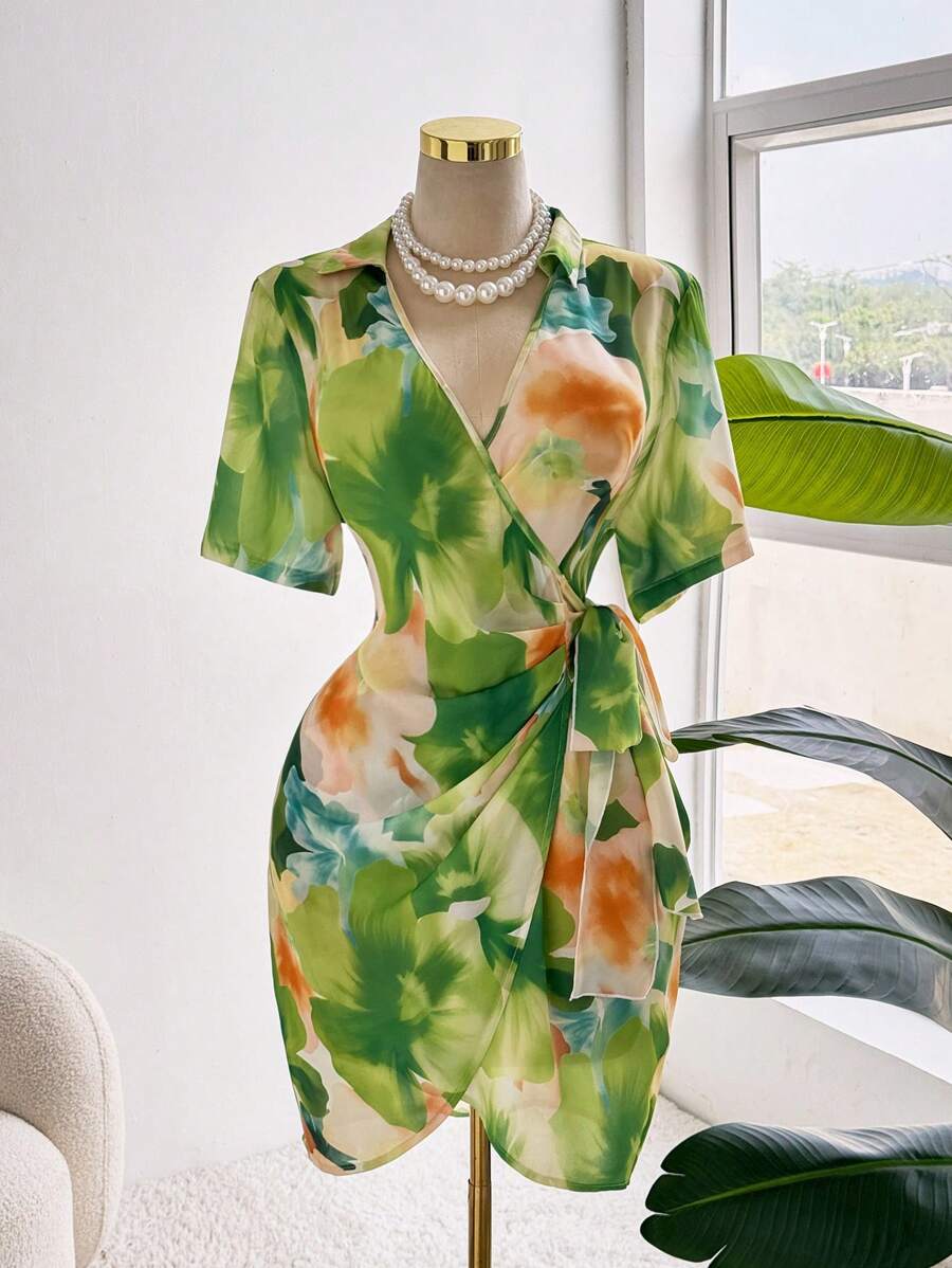 Floral Print Plus Size Bodycon Mini Dress with Tied Waist for a Stylis – Canary Houze