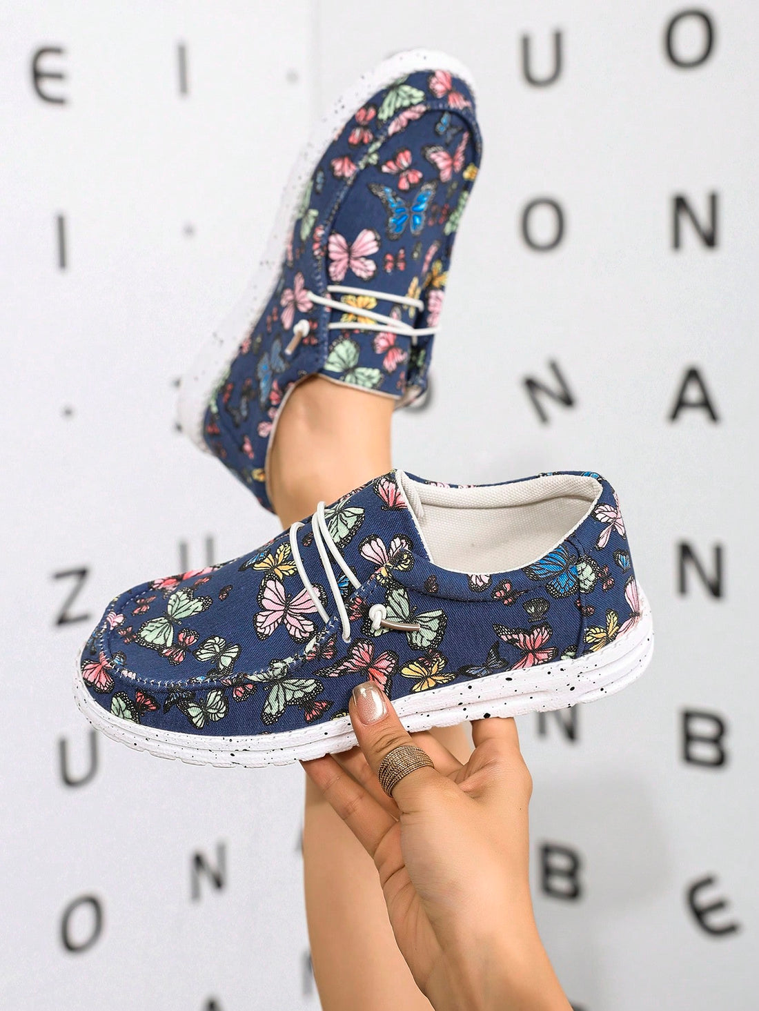 Elevate your style with our Four Seasons Round Toe Print Slip-On Flat Shoes. These shoes are not only fashionable, but also versatile and incredibly comfortable. Perfect for any outfit, you'll love the ease and comfort these shoes bring to your everyday look.