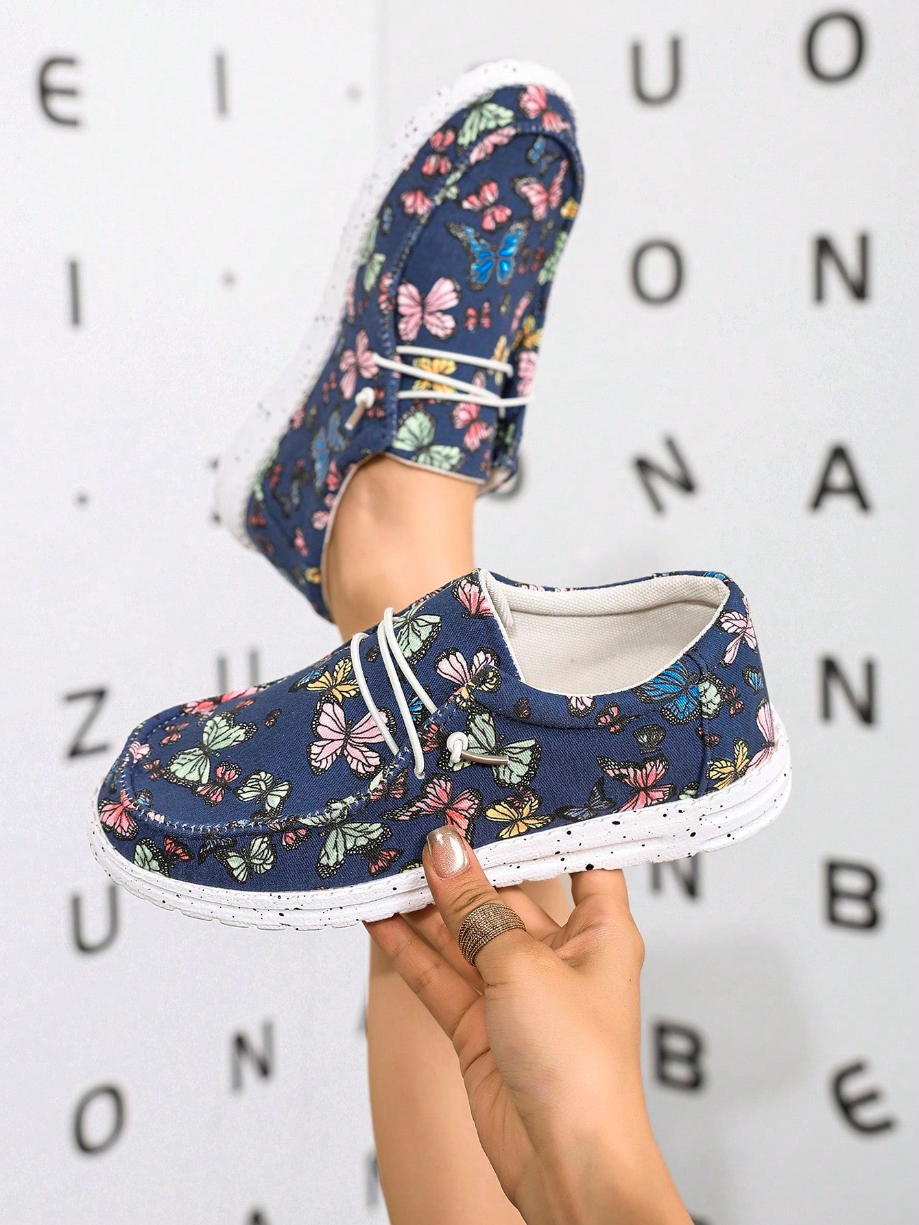 Elevate your style with our Four Seasons Round Toe Print Slip-On Flat Shoes. These shoes are not only fashionable, but also versatile and incredibly comfortable. Perfect for any outfit, you'll love the ease and comfort these shoes bring to your everyday look.
