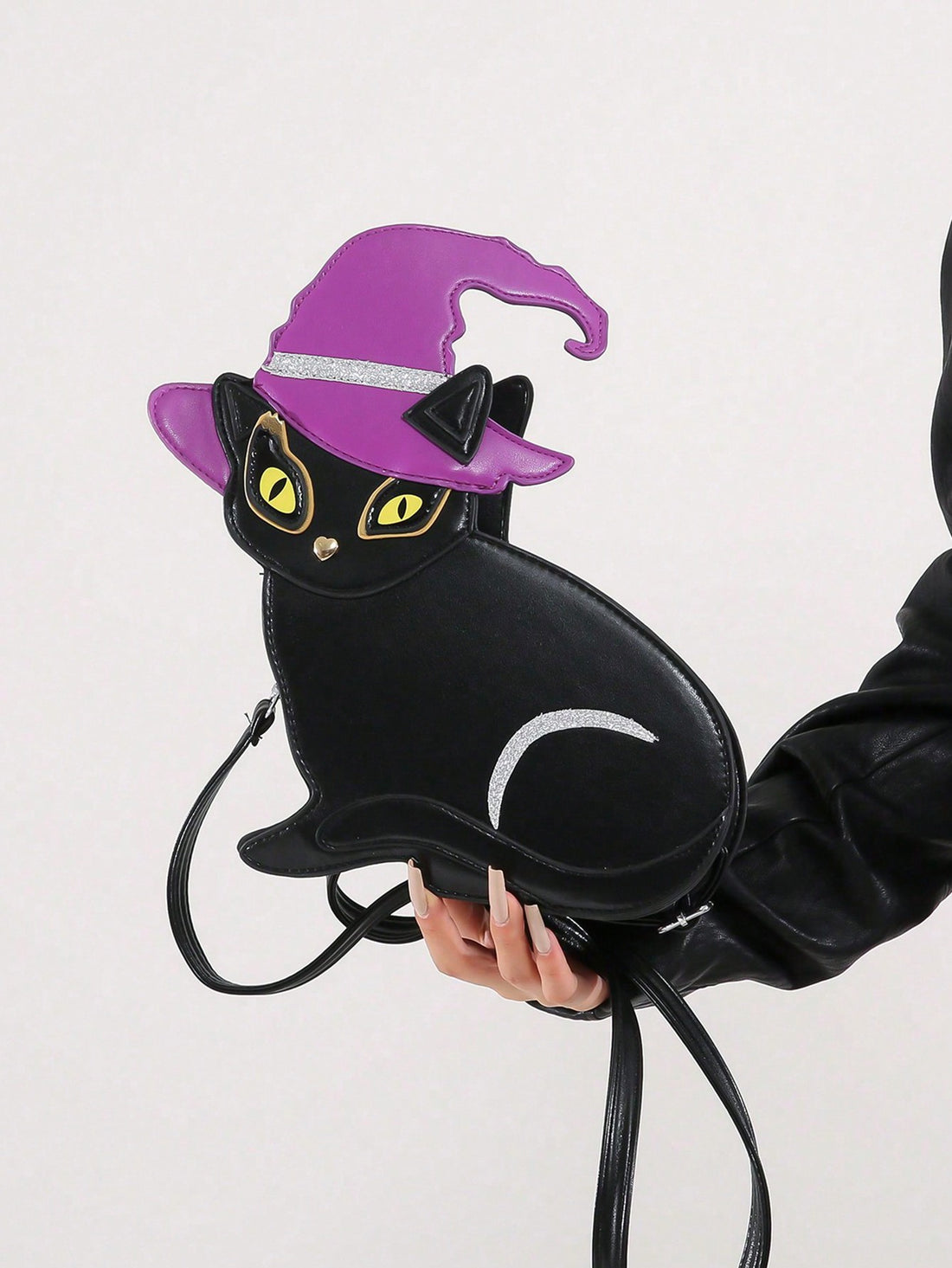 Introducing our Girlish Kitty Personality Bag - the perfect accessory for parties, gifts, and shopping. Show off your unique style with this trendy and functional bag. Made to impress, it's a must-have for any fashion-forward individual. Get yours now and stand out from the crowd!
