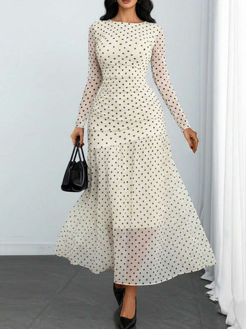 Experience the breathtaking fusion of heritage dark-romantic artistry and sharp, modern architectural tailoring. This stunning ruffled ensemble is meticulously designed for the woman who values a high-fashion, "quiet luxury" approach to seasonal dressing—the ultimate centerpiece for prestigious evening soirées, exclusive gallery dates, and high-authority daily wear.