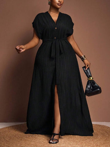 Step out in effortless charm with this Green Plus Size Casual Dress featuring a playful pleated tie waist that flatters your curves. Its short sleeves keep things breezy while the minimalist design lets your style shine. Perfect for fun days out or relaxed evenings, this dress brings comfort and flair together in one delightful package.