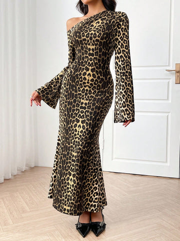 Unleash your wild side with this Leopard Print Asymmetric Neck Mermaid Dress! The unique neckline and mermaid silhouette add a touch of elegance to this eye-catching piece. Perfect for any special occasion, this dress will have you feeling fierce and fabulous all night long.
