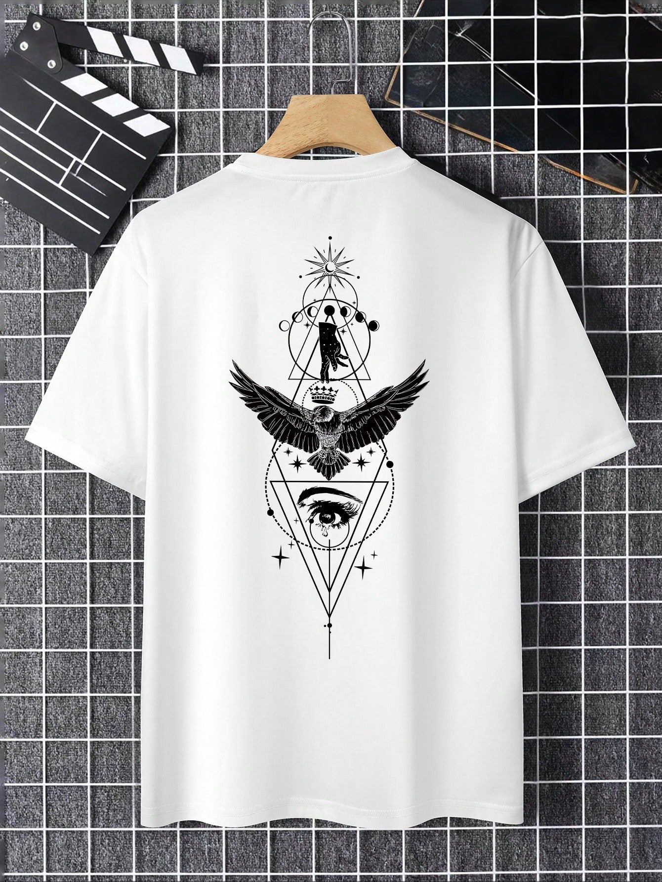 Unleash your wild side with the Men's Eagle Print Round Neck T-Shirt! This bold t-shirt combines style with comfort for the ultimate look. Show off your inner eagle and stand out from the crowd (and stay comfy while doing it)!