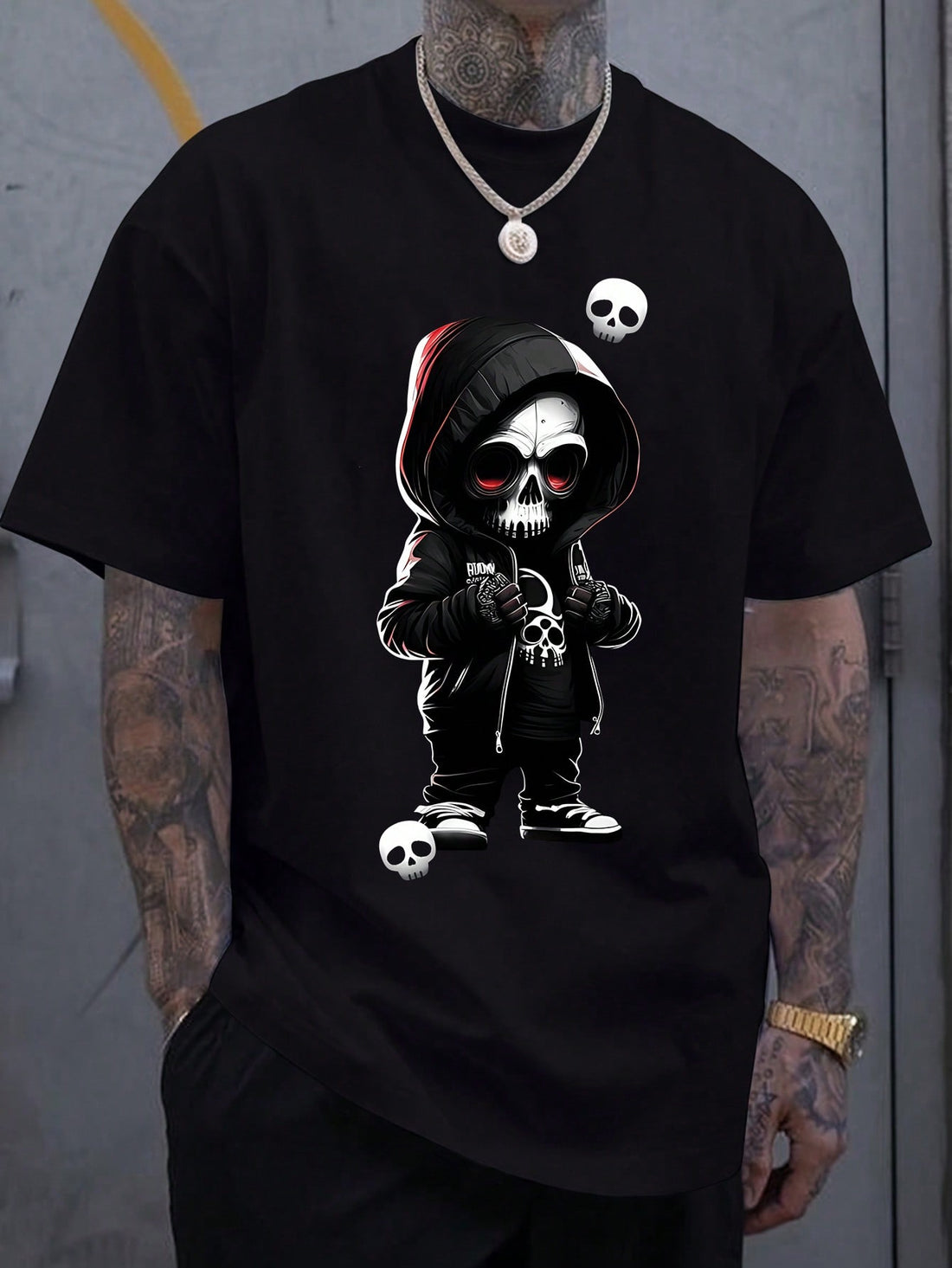 Rock the edgy look with our Men's Fashionable Cartoon Skull Print T-Shirt! This playful and trendy shirt features a cool skull print that adds a unique touch to any outfit. Express your fun side and stand out from the crowd!