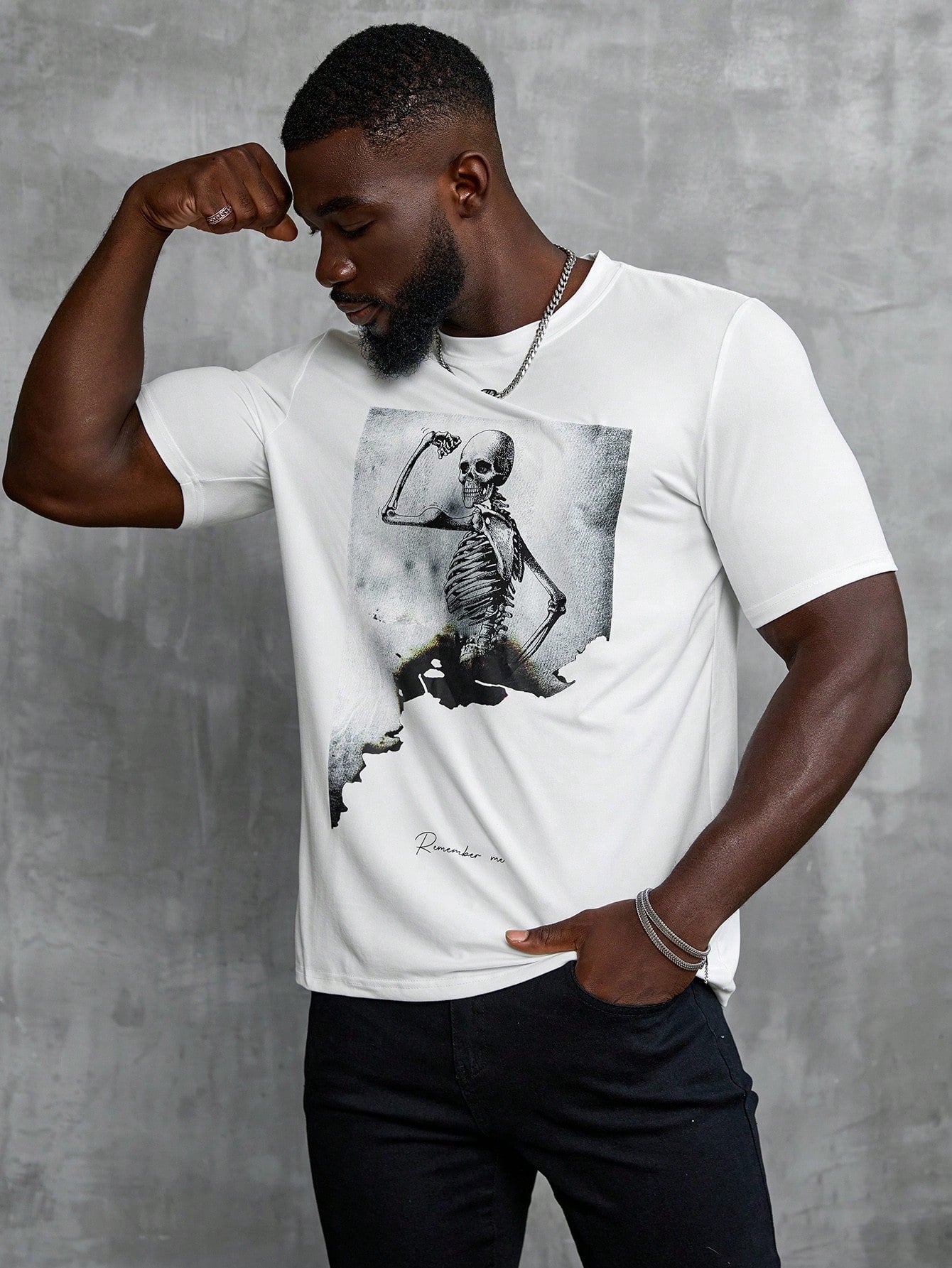 This Men's Funny Skull Printed Casual T-Shirt adds a unique twist to the classic style. Featuring a playful skull print, this shirt is perfect for those looking to add a touch of humor to their wardrobe. Made with high-quality fabric, it ensures both comfort and style.