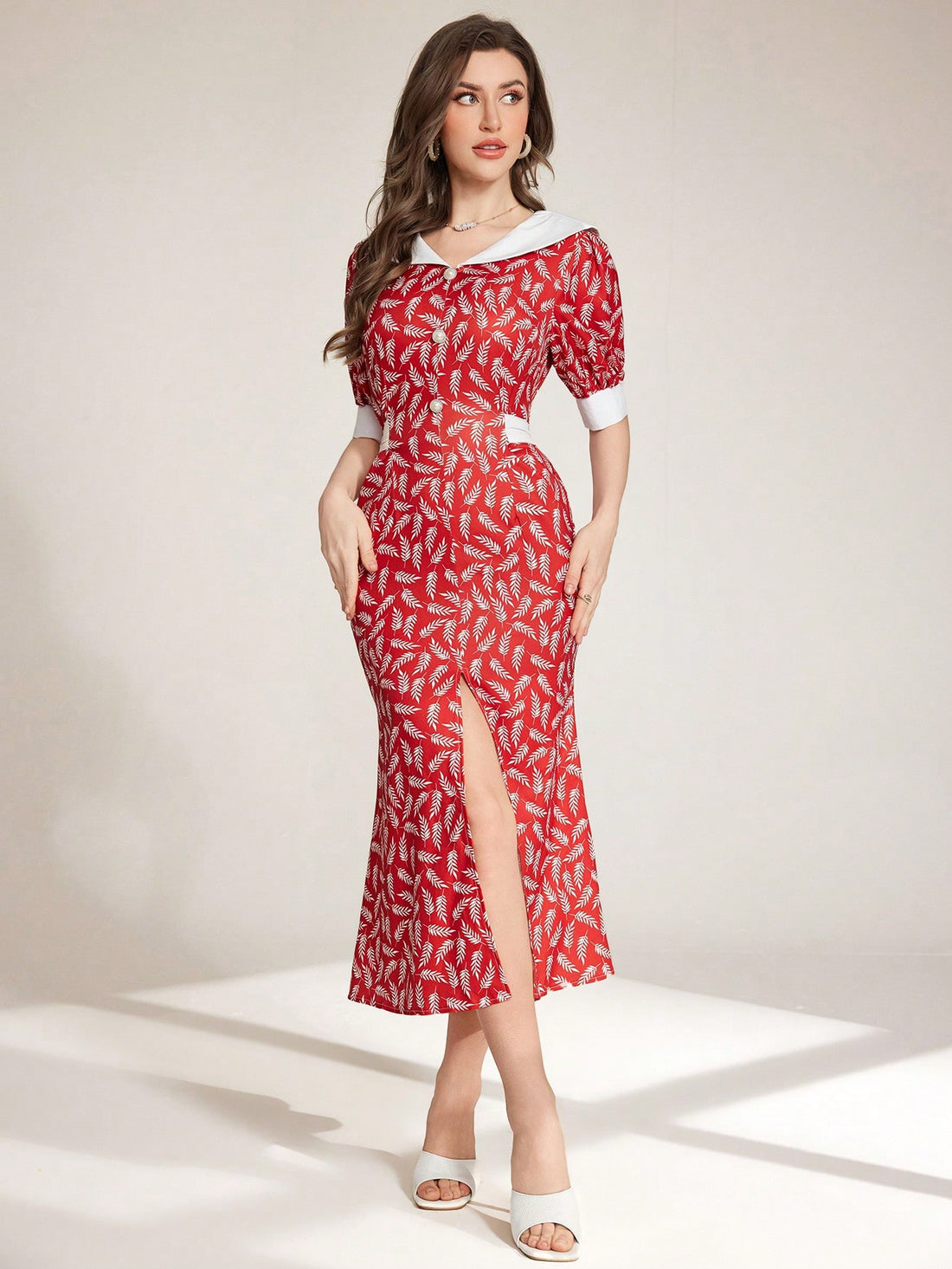 Make a statement with our Modelyn Spring Floral Dress - the perfect blend of retro style and elegant French design. Featuring a waist-cinching slim fit and playful ditsy print, this dress is sure to turn heads. Step into spring with confidence and style!