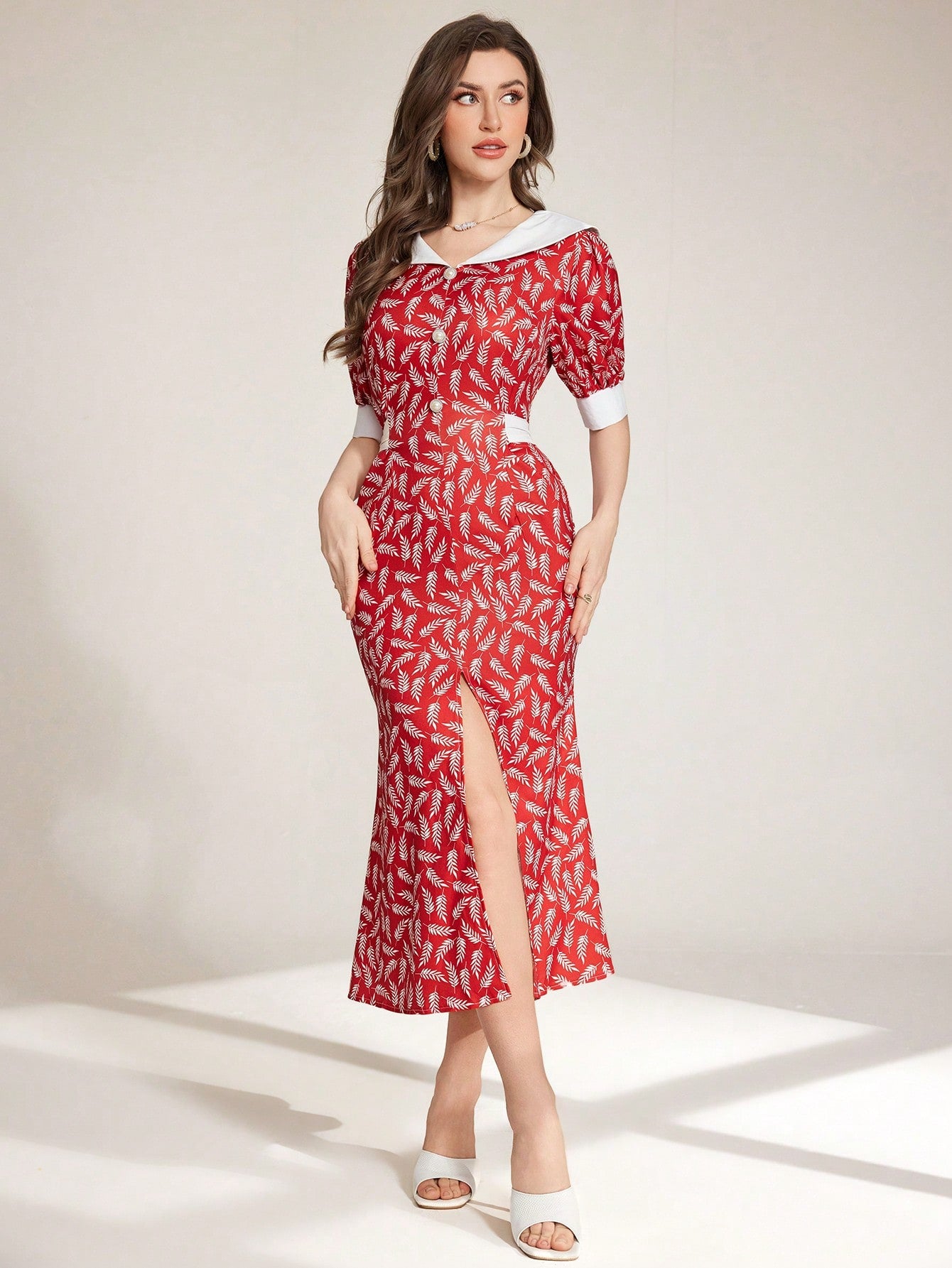 Make a statement with our Modelyn Spring Floral Dress - the perfect blend of retro style and elegant French design. Featuring a waist-cinching slim fit and playful ditsy print, this dress is sure to turn heads. Step into spring with confidence and style!