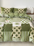 Enhance your bedroom with our Modern Floral & Geometric 3-Piece Duvet Cover Set. The chic bedding design adds a stylish touch to any room. Made with high-quality materials, this set is both modern and durable. Transform your bedroom into a sophisticated and comfortable space with this must-have set.