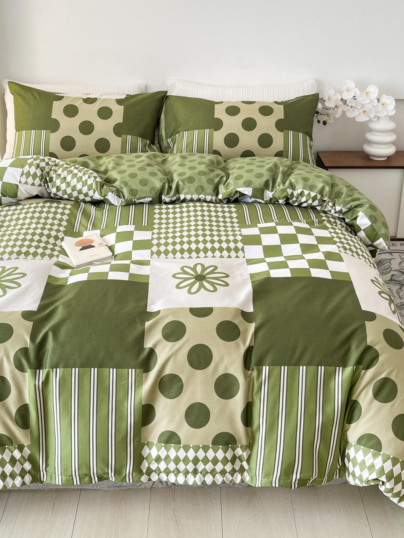 Enhance your bedroom with our Modern Floral & Geometric 3-Piece Duvet Cover Set. The chic bedding design adds a stylish touch to any room. Made with high-quality materials, this set is both modern and durable. Transform your bedroom into a sophisticated and comfortable space with this must-have set.