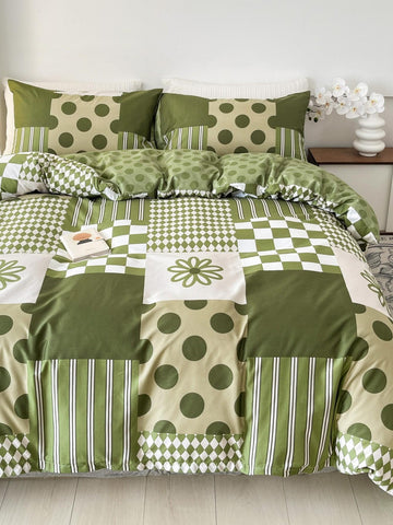 Enhance your bedroom with our Modern Floral & Geometric 3-Piece Duvet Cover Set. The chic bedding design adds a stylish touch to any room. Made with high-quality materials, this set is both modern and durable. Transform your bedroom into a sophisticated and comfortable space with this must-have set.